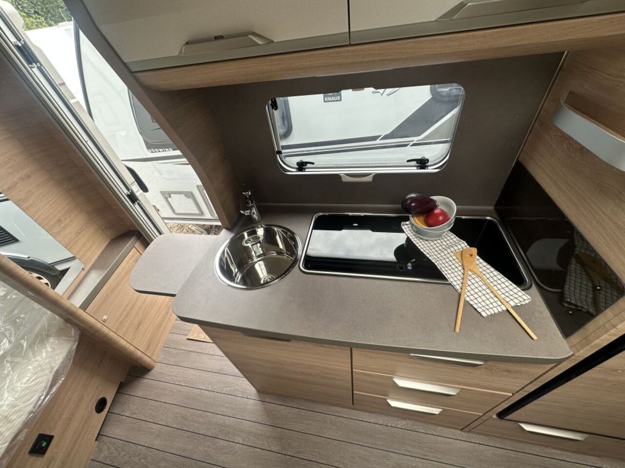 KNAUS 580 QS Black Selection Fußbodenerwärmung Ansicht 13 für Fahrzeugdetailseite