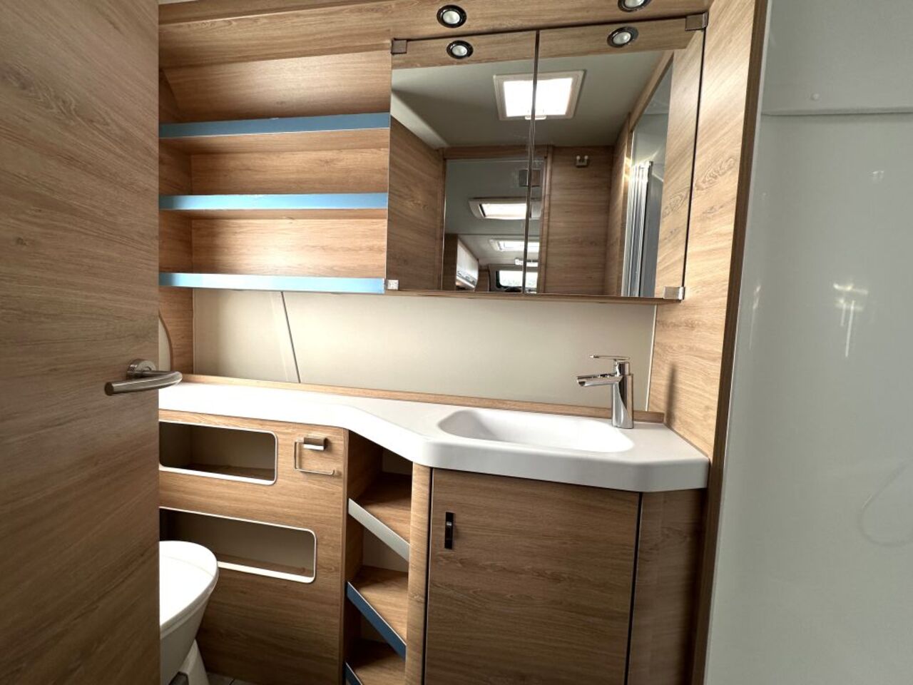 KNAUS 650 PXB Black Selection Klimaanlage Dach Ansicht 22 für Fahrzeugdetailseite