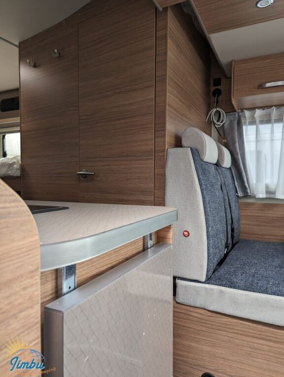 WEINSBERG 650 MEG 130 PS / Schalter Hubbett,1079 Ansicht 9 für Fahrzeugdetailseite