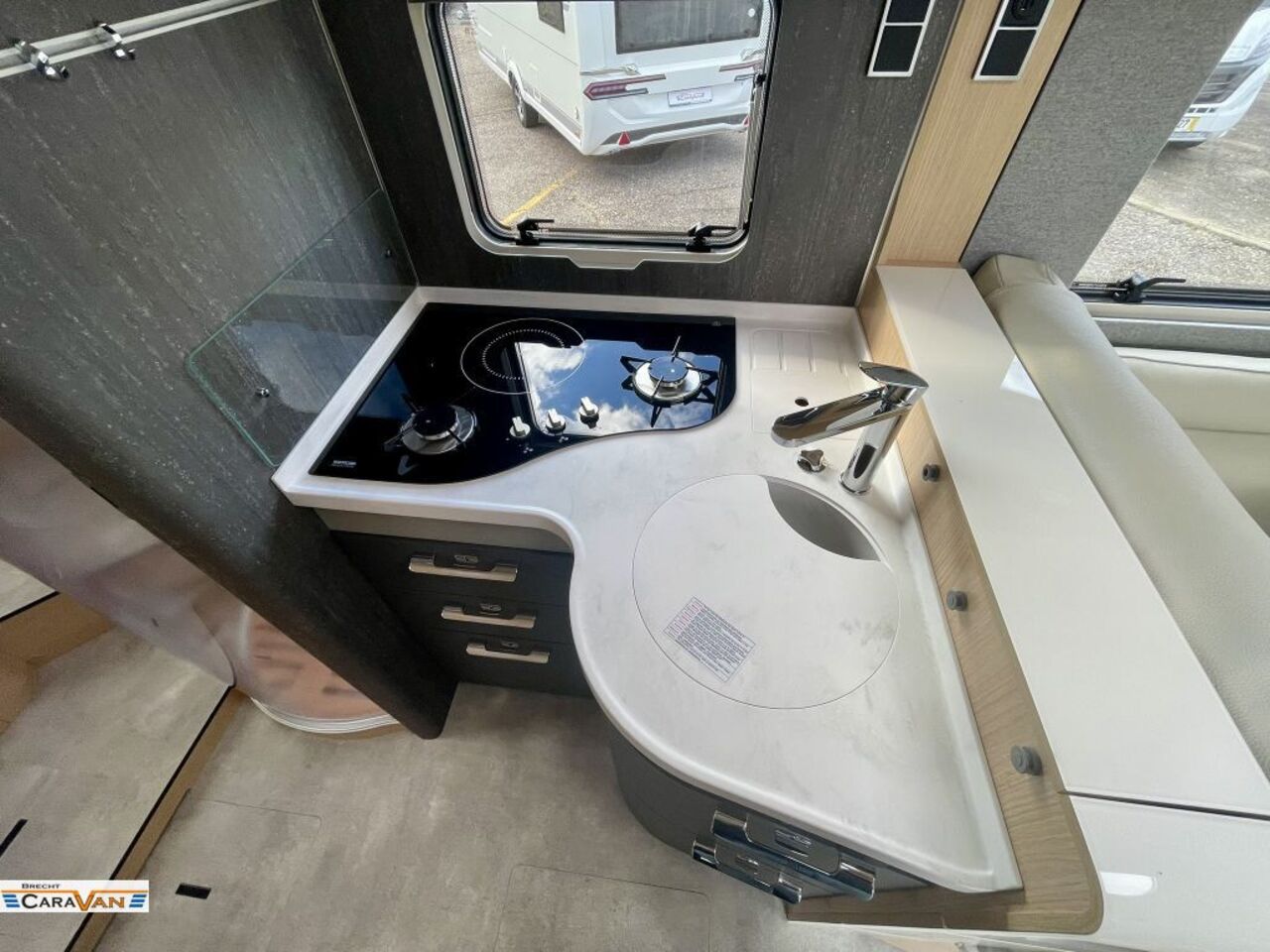 HYMER-ERIBA I 790 BlackLine 19.906 Eur SparHighlight Ansicht 9 für Fahrzeugdetailseite