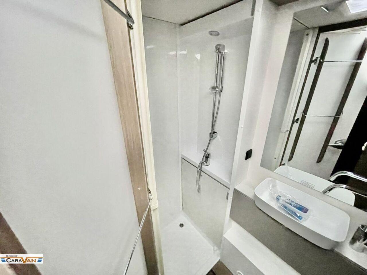 CARADO 464 PRO MESSE ANGEBOTE ON TOP Ansicht 14 für Fahrzeugdetailseite