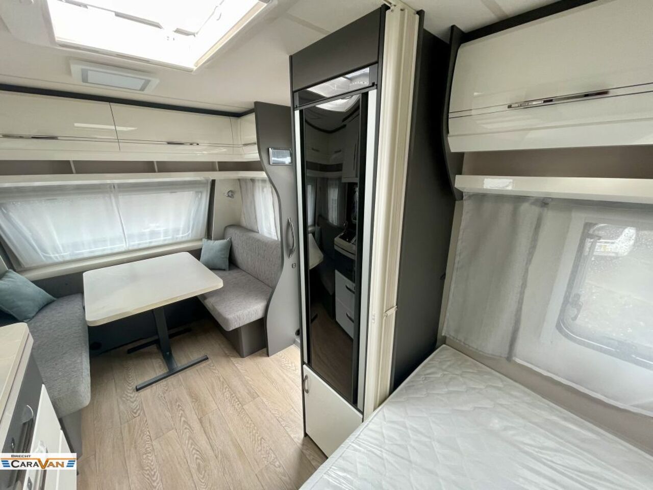 HOBBY 495 WFB 3.751 Eur Spar Highlight Ansicht 3 für Fahrzeugdetailseite