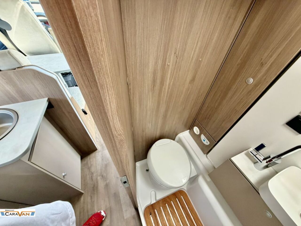 CARADO 338 pro+ Ansicht 25 für Fahrzeugdetailseite