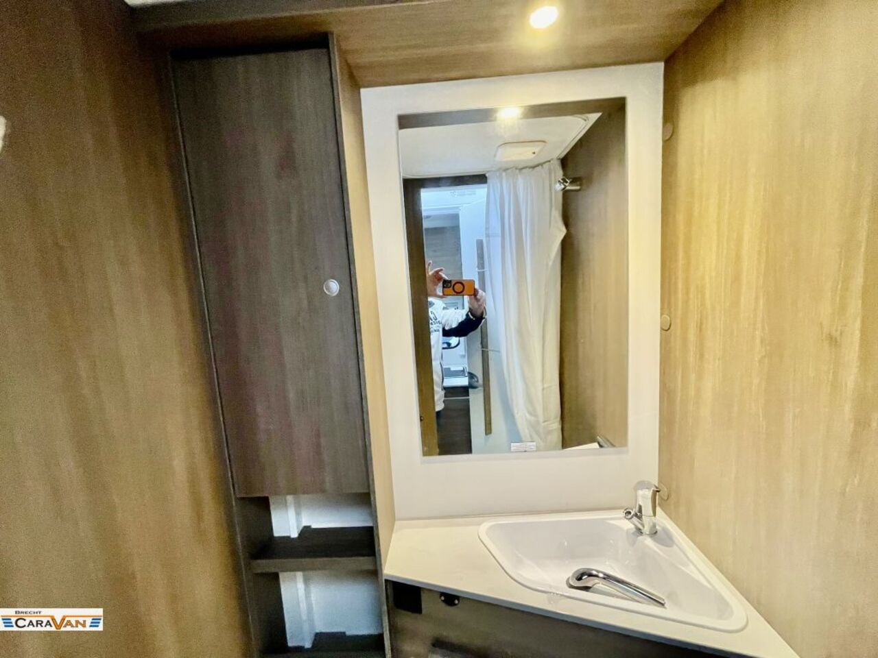 CARADO 334 Preis-Knaller! Stark reduziert Ansicht 11 für Fahrzeugdetailseite