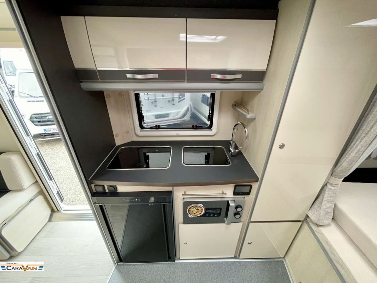 ANDERE 689 CDH barrierefrei mit Kassettenlift Ansicht 14 für Fahrzeugdetailseite