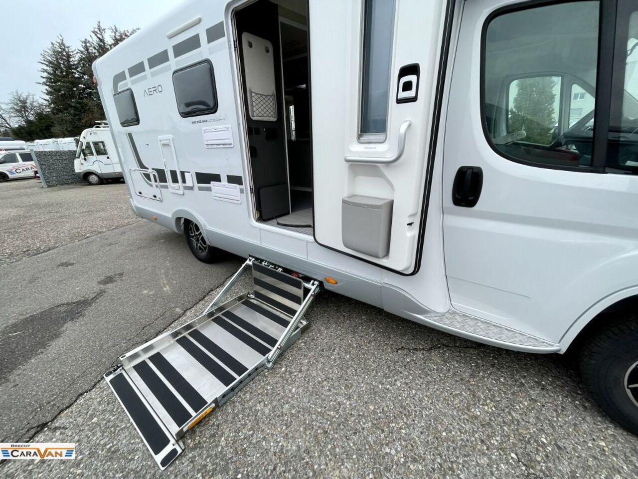 ANDERE 689 CDH barrierefrei mit Kassettenlift Ansicht 17 für Fahrzeugdetailseite