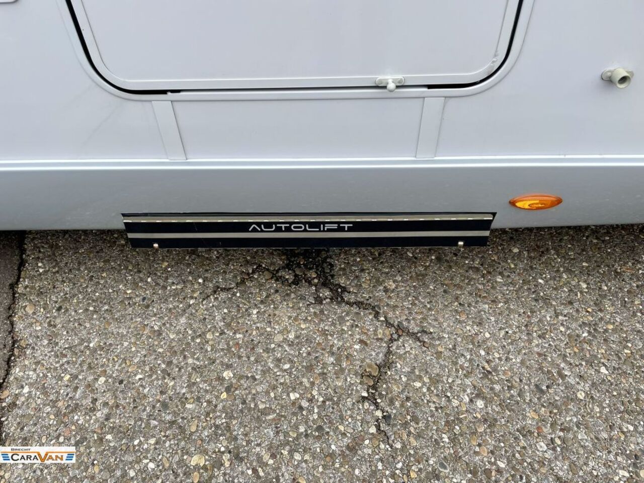 ANDERE 689 CDH barrierefrei mit Kassettenlift Ansicht 18 für Fahrzeugdetailseite