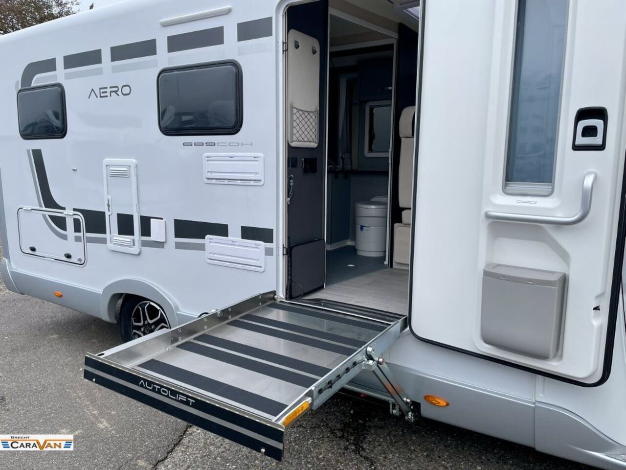 ANDERE 689 CDH barrierefrei mit Kassettenlift Ansicht 19 für Fahrzeugdetailseite