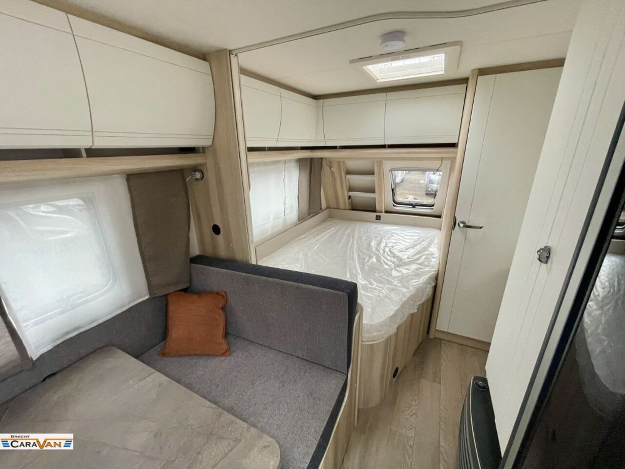 HOBBY 400 SFe Modell 2026  1,5t Ansicht 4 für Fahrzeugdetailseite