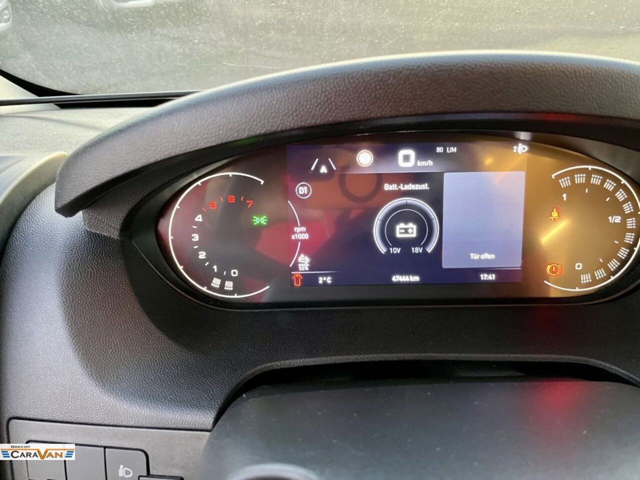 HYMER-ERIBA 580 Pure Automatik  XXL Bett Ansicht 23 für Fahrzeugdetailseite