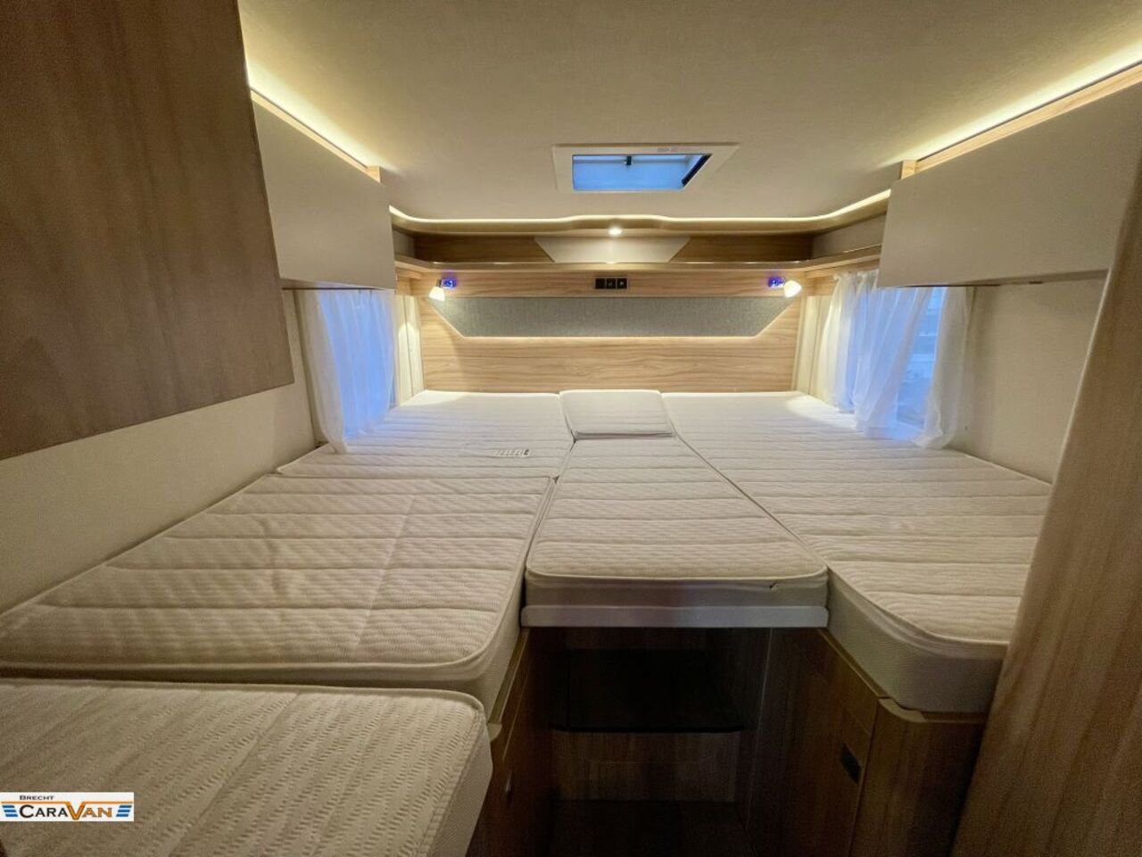HYMER-ERIBA 580 Pure Automatik  XXL Bett Ansicht 8 für Fahrzeugdetailseite