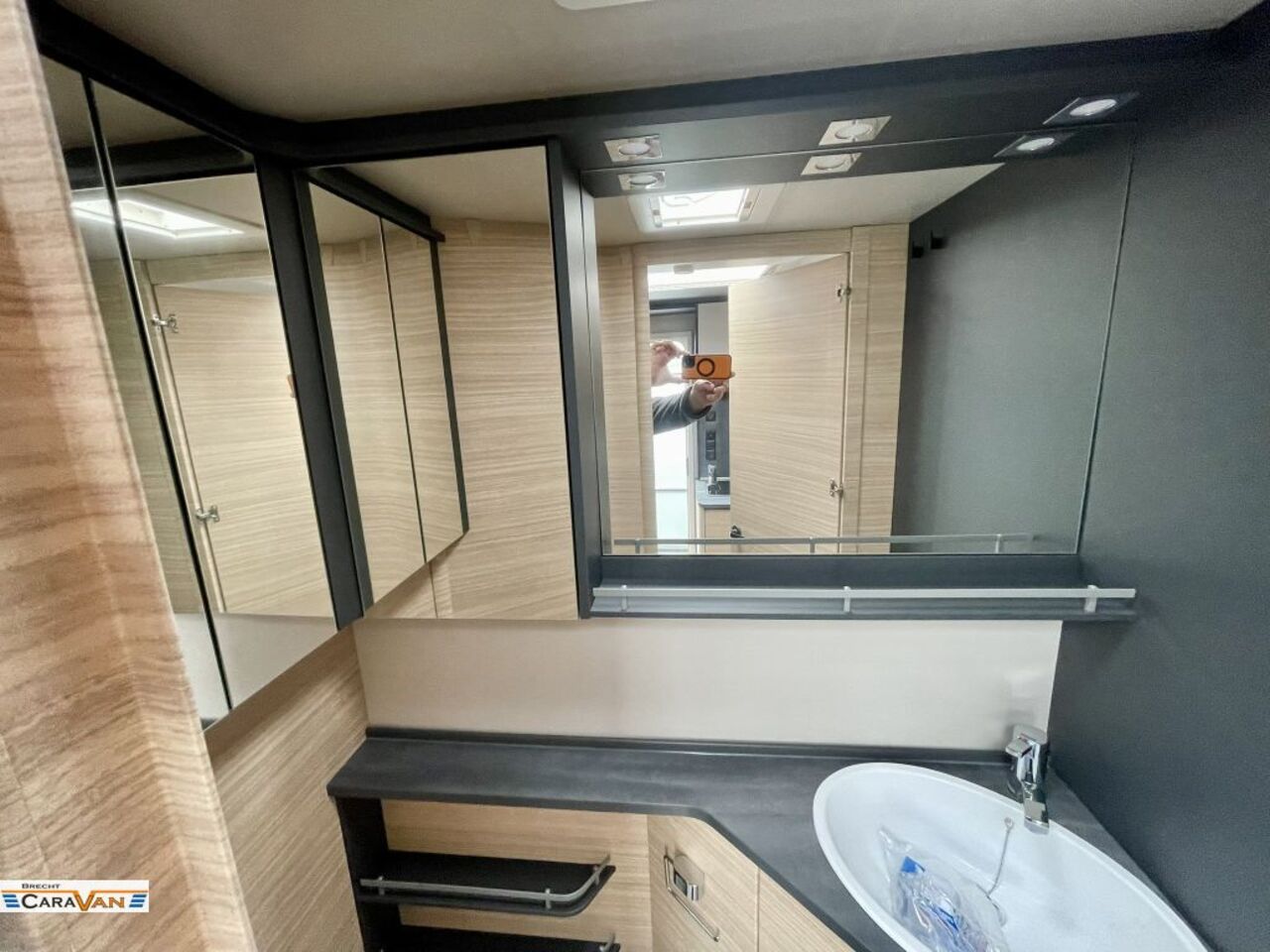 HOBBY 585 UL 7097 Eur Sparhighlight Ansicht 10 für Fahrzeugdetailseite