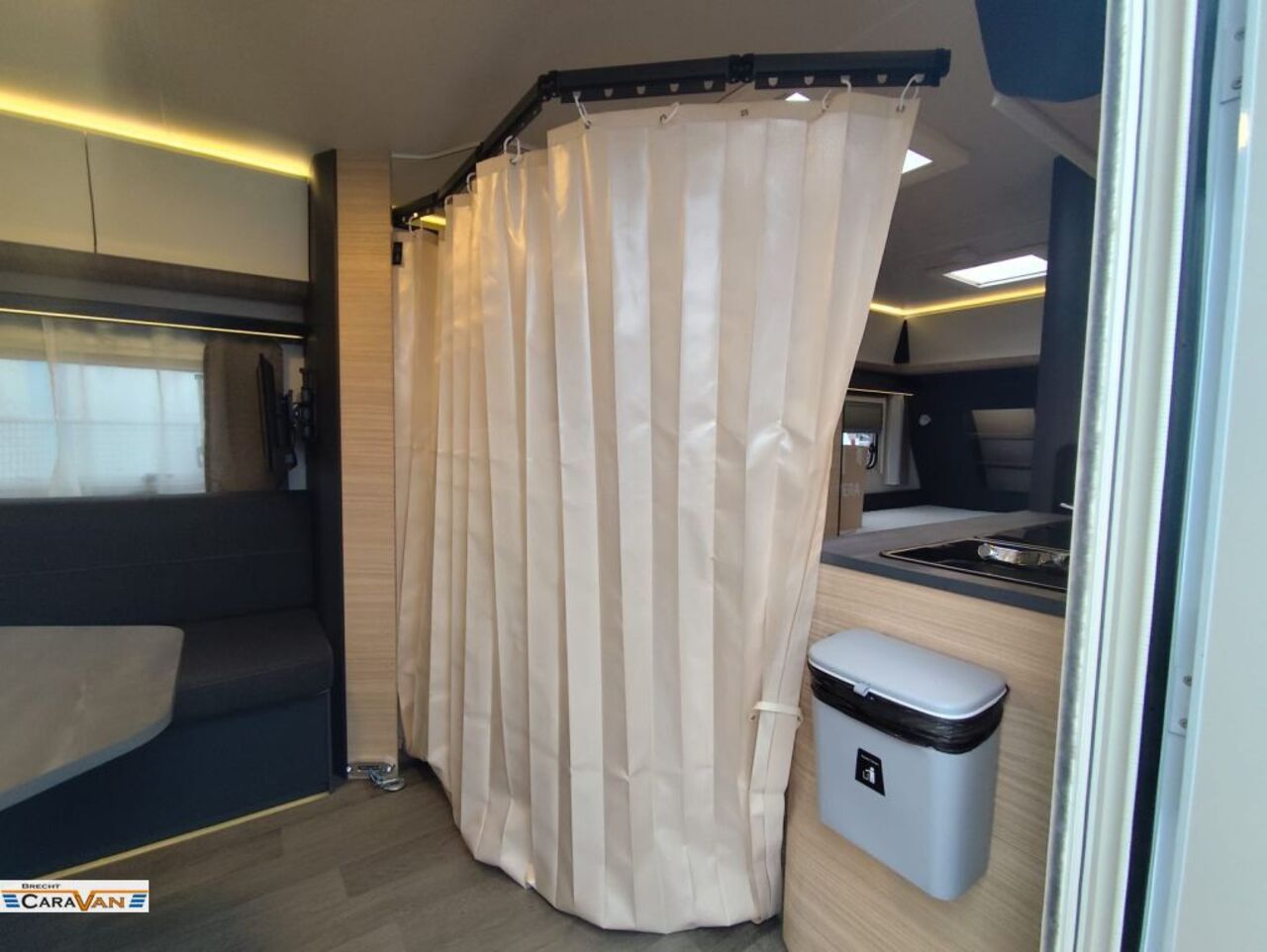 HOBBY 585 UL 7097 Eur Sparhighlight Ansicht 18 für Fahrzeugdetailseite