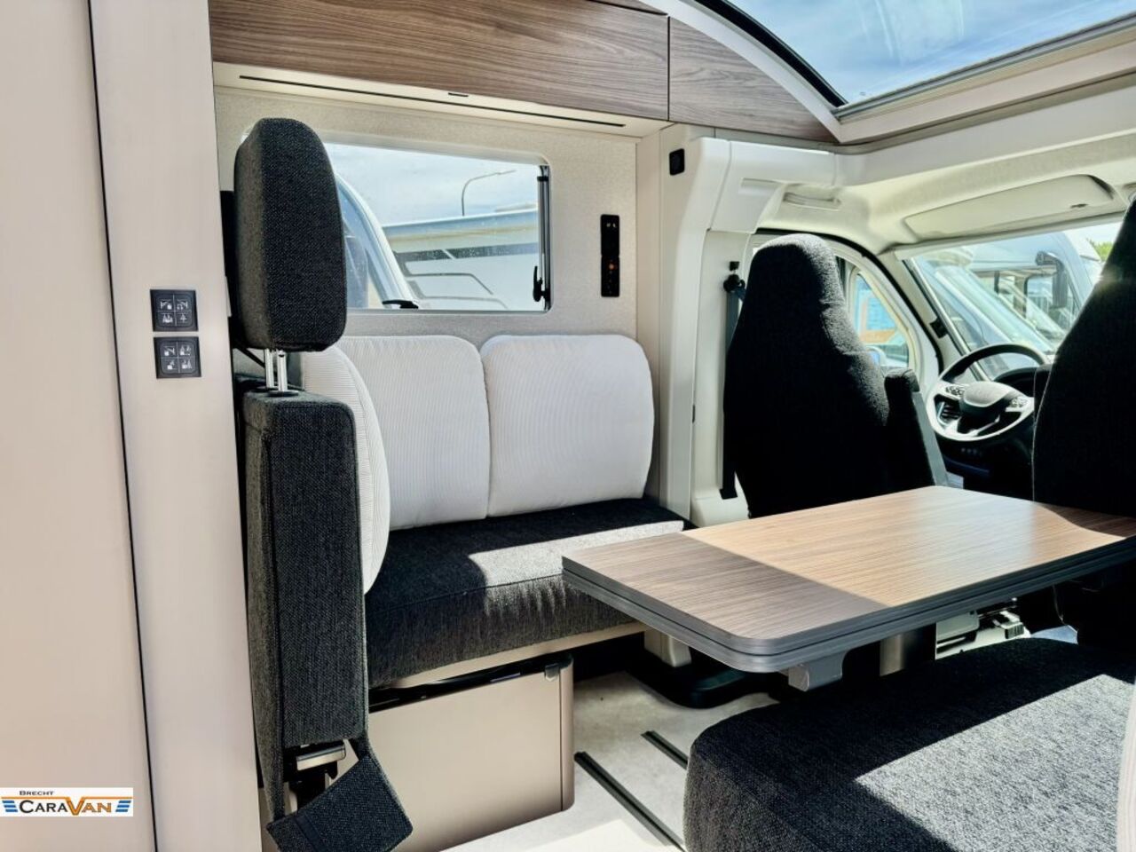 BÜRSTNER SFT 7.4 UVP 131.855 Euro - Abverkauf. Ansicht 4 für Fahrzeugdetailseite