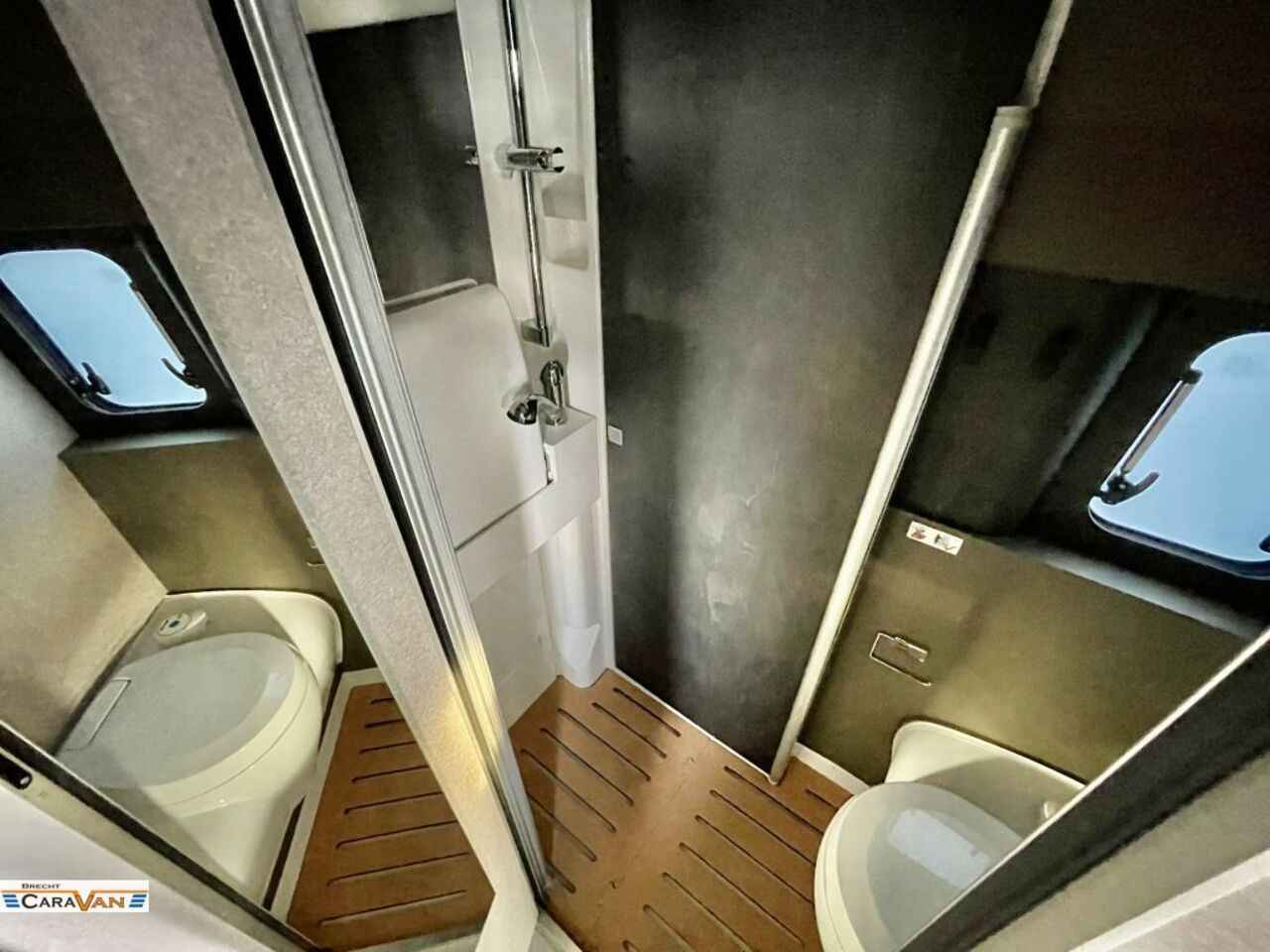 HYMER-ERIBA Grand Canyon S 4x4 Allrad MESSE ANGEBOTE ON TOP Ansicht 13 für Fahrzeugdetailseite