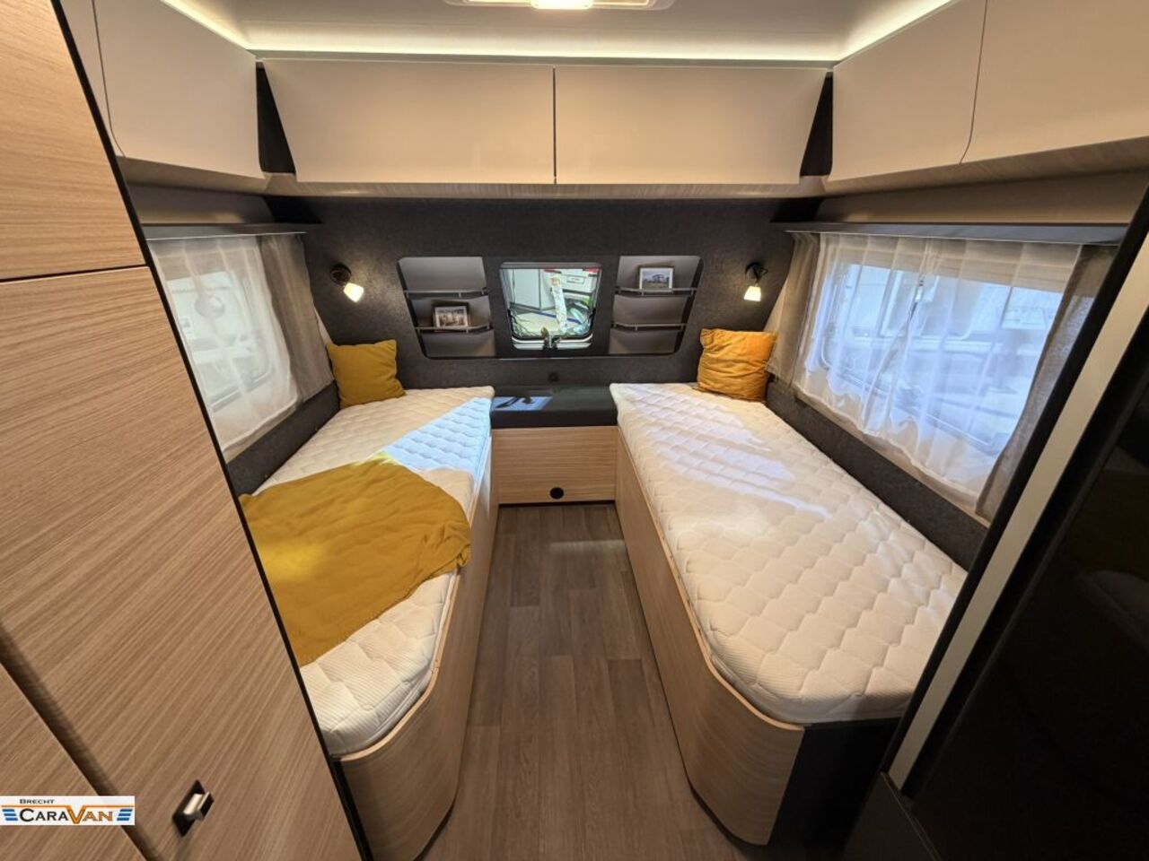 HOBBY 585 UL mit Tageszl. 5560 Eur billiger Ansicht 4 für Fahrzeugdetailseite