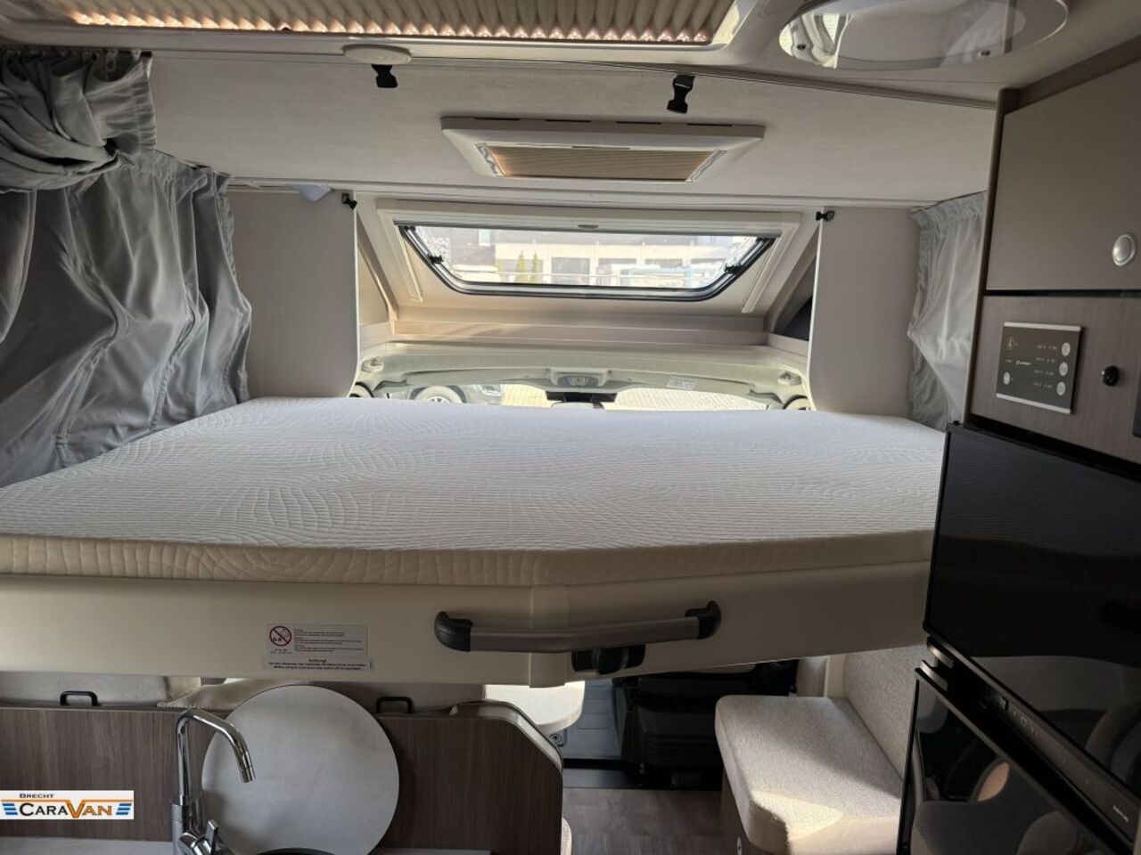 CARADO 447 Pro+ Automatik/6E/Hubbett Ansicht 6 für Fahrzeugdetailseite