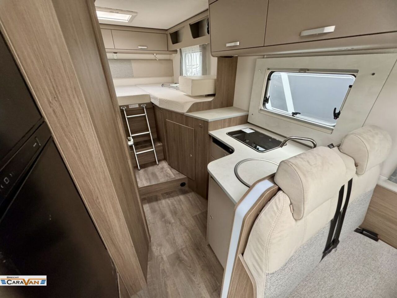 CARADO 338 pro+ 8G/Combi6E/el.Bremse uvm Ansicht 4 für Fahrzeugdetailseite