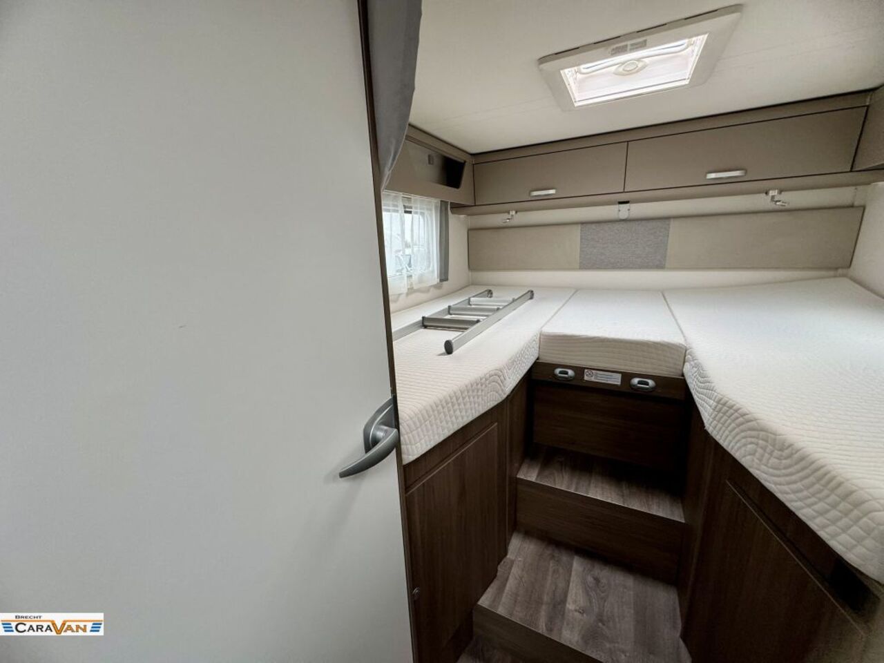 CARADO 447 Pro+ 8G/Combi 6E/el.Bremse uvm. Ansicht 4 für Fahrzeugdetailseite