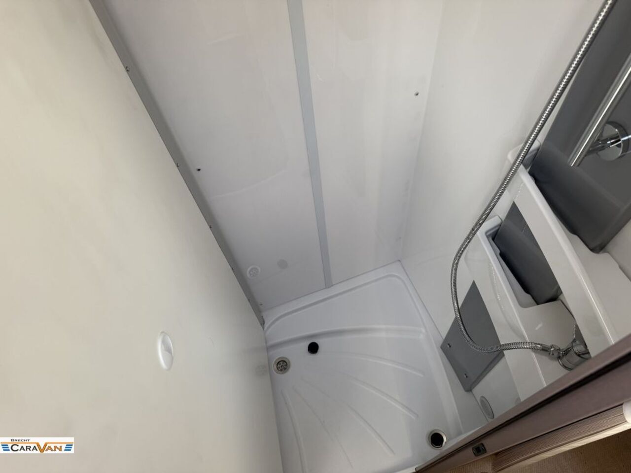 BÜRSTNER 690 G Harmony Line Doppelboden/Isofix ... Ansicht 10 für Fahrzeugdetailseite