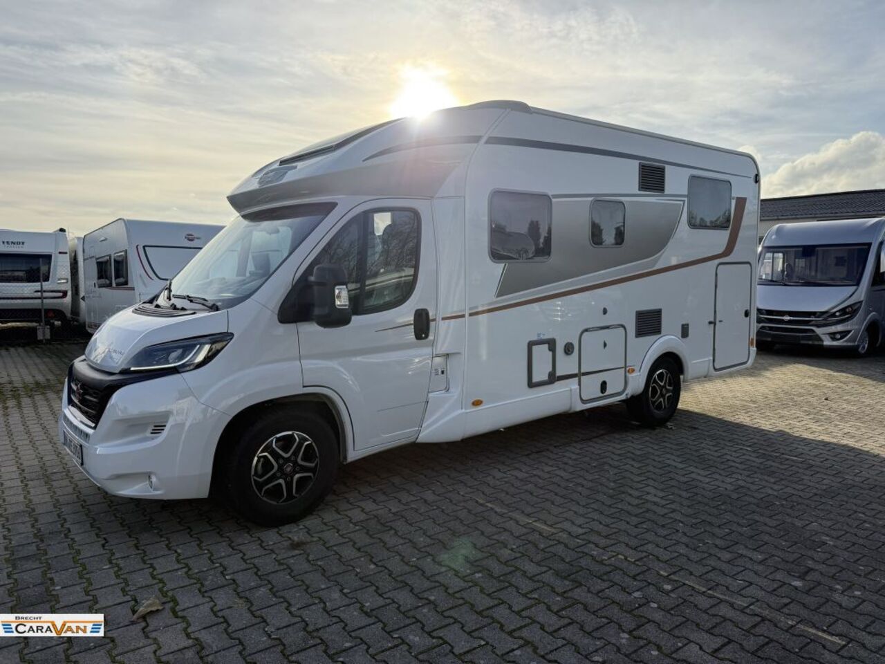 BÜRSTNER 690 G Harmony Line Doppelboden/Isofix ... Ansicht 12 für Fahrzeugdetailseite