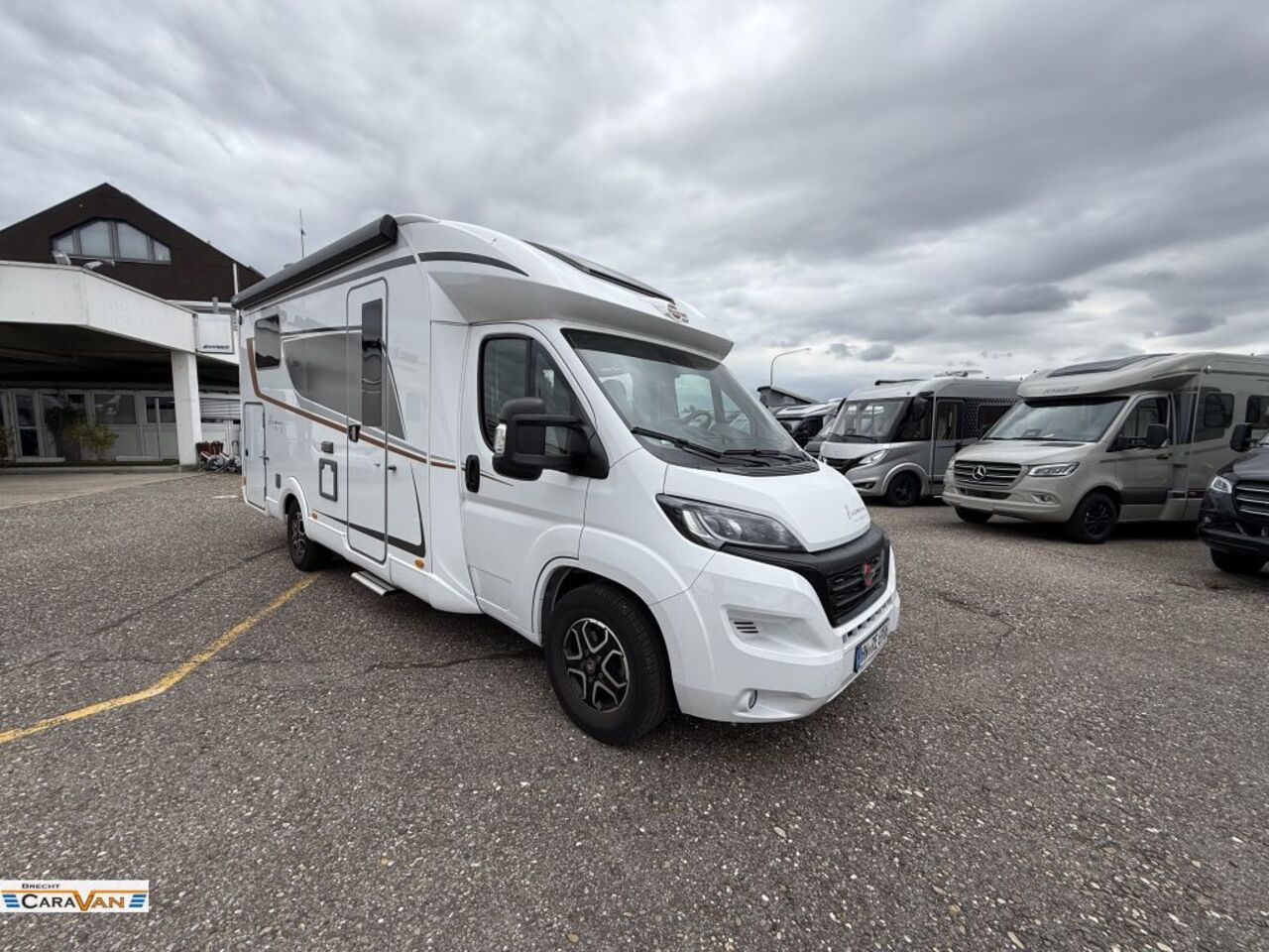 BÜRSTNER 690 G Harmony Line Hubbett / Dachklima Ansicht 23 für Fahrzeugdetailseite