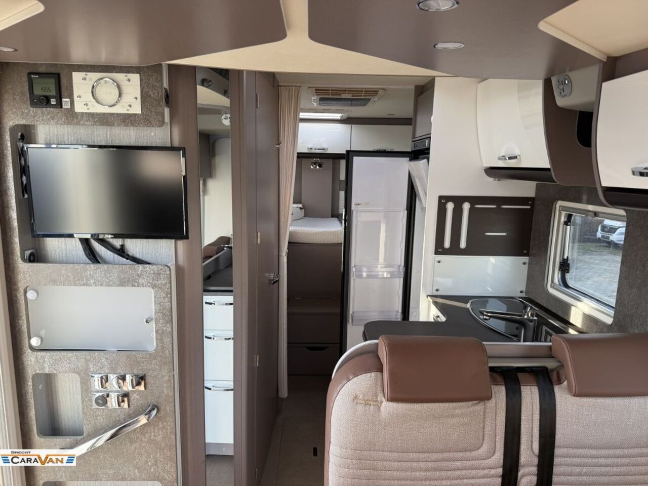 BÜRSTNER 690 G Harmony Line Doppelboden/Isofix ... Ansicht 4 für Fahrzeugdetailseite