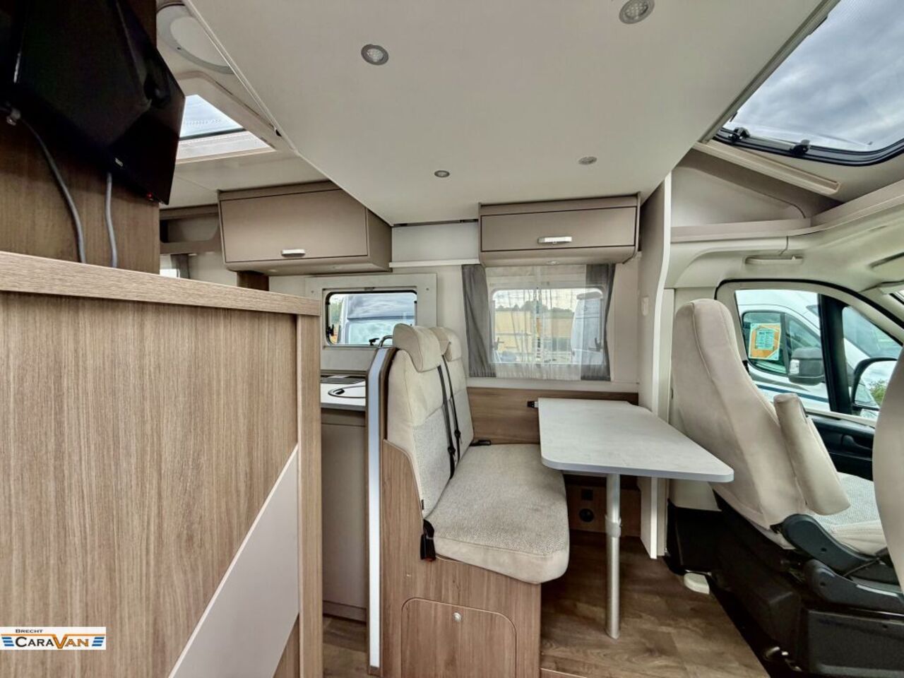 CARADO 338 pro+ Automatik/Safety Paket/Hubbett Ansicht 16 für Fahrzeugdetailseite