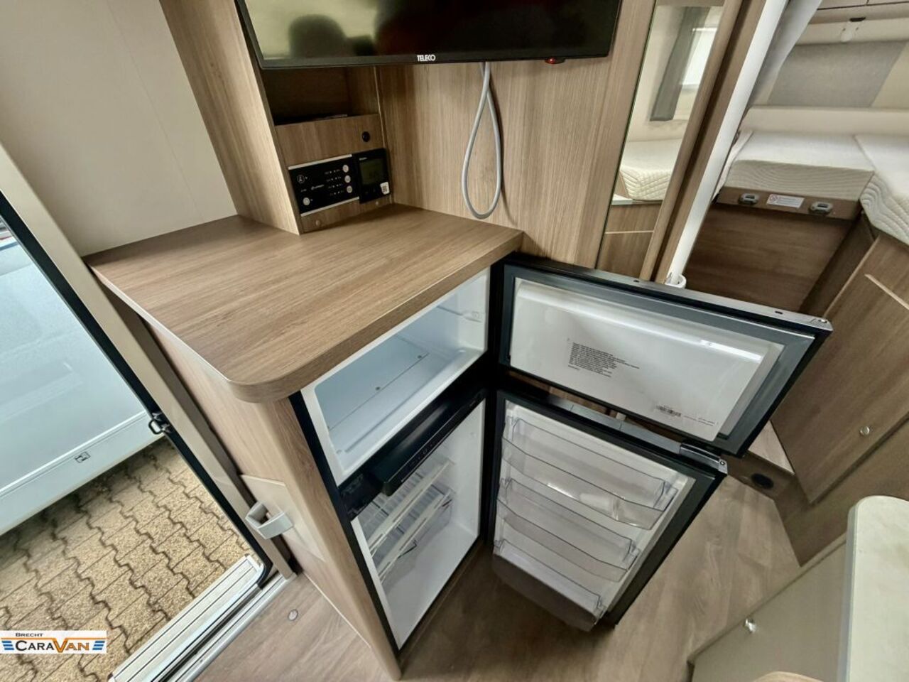 CARADO 338 pro+ Automatik/Safety Paket/Hubbett Ansicht 22 für Fahrzeugdetailseite