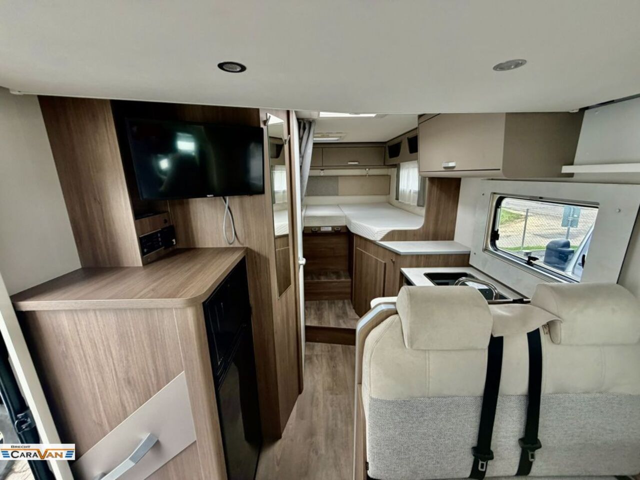 CARADO 338 pro+ Automatik/Safety Paket/Hubbett Ansicht 4 für Fahrzeugdetailseite
