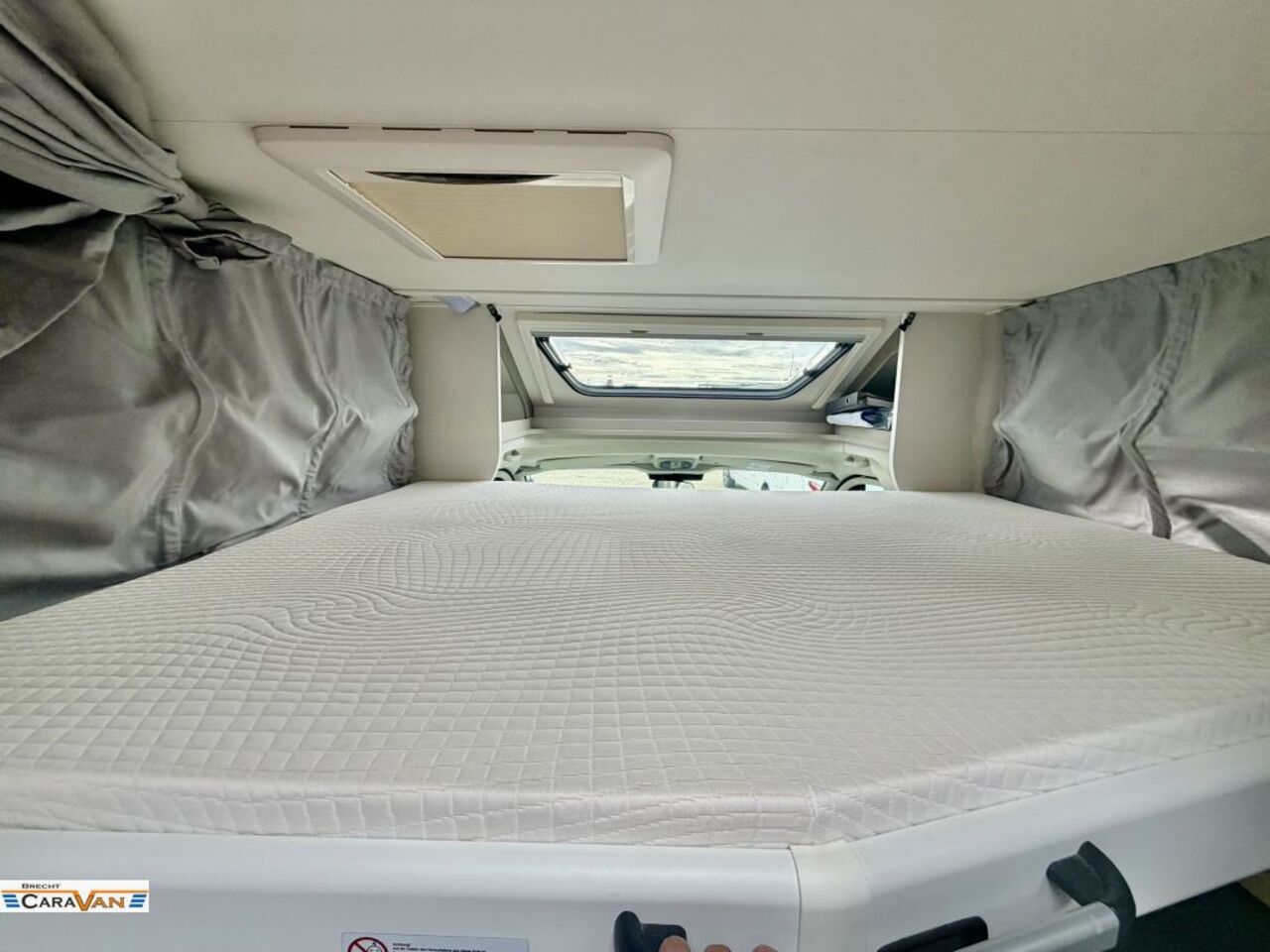 CARADO 338 pro+ Automatik/Safety Paket/Hubbett Ansicht 6 für Fahrzeugdetailseite