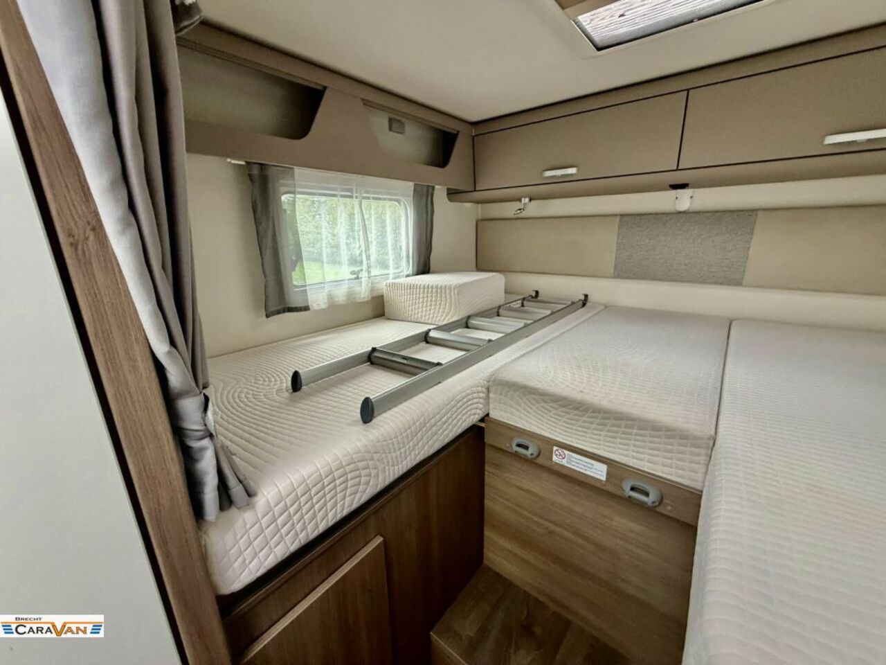 CARADO 338 pro+ Automatik/Safety Paket/Hubbett Ansicht 7 für Fahrzeugdetailseite