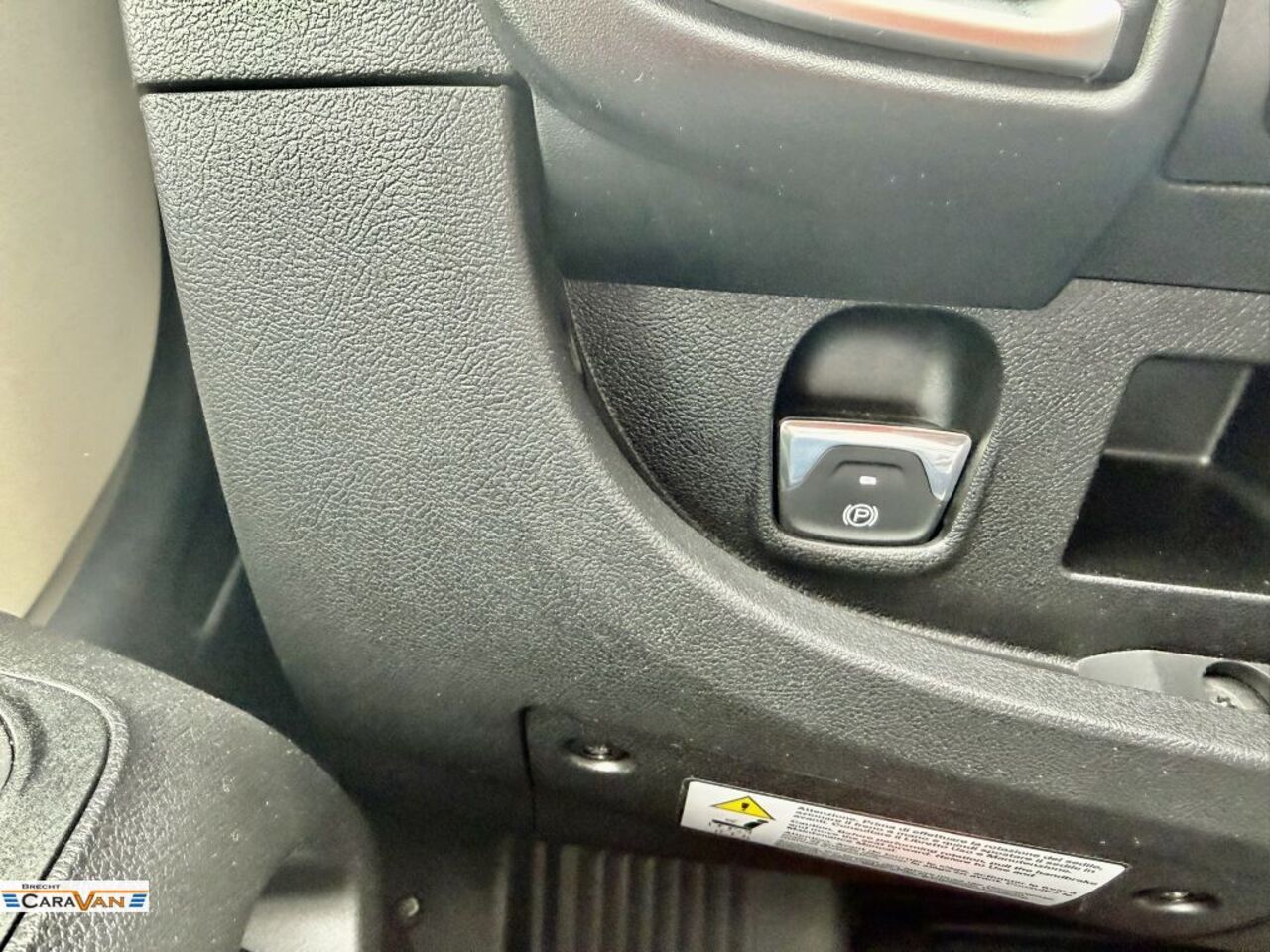 CARADO 338 pro+ Automatik/Safety Paket/Hubbett Ansicht 9 für Fahrzeugdetailseite