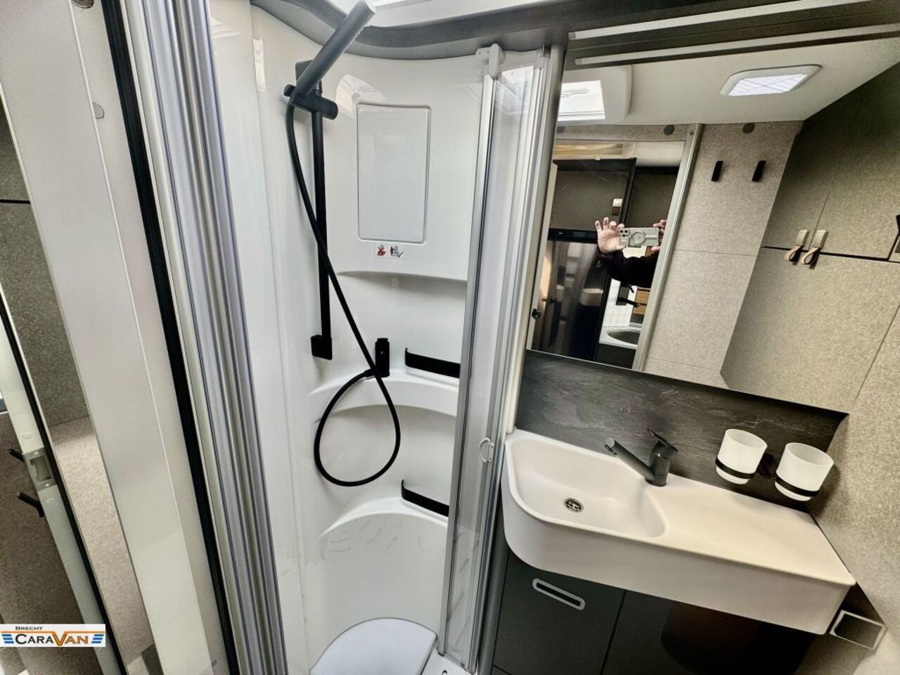 HYMER-ERIBA 580 CrossTrail XXL-Bett / Toilette wählbar Ansicht 9 für Fahrzeugdetailseite