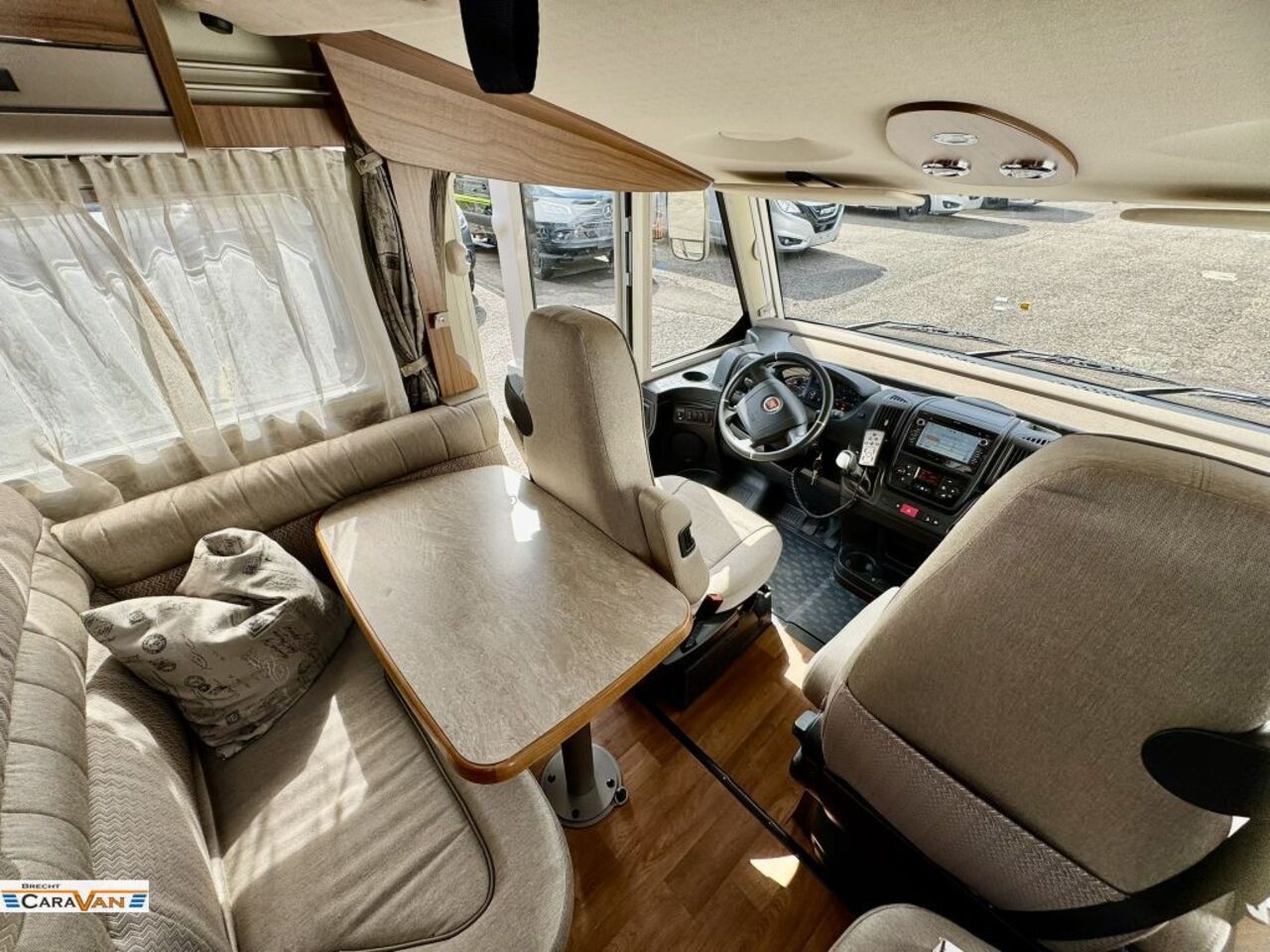 HYMER-ERIBA 598 PremiumLine Stützen/Klima/GFK Ansicht 14 für Fahrzeugdetailseite