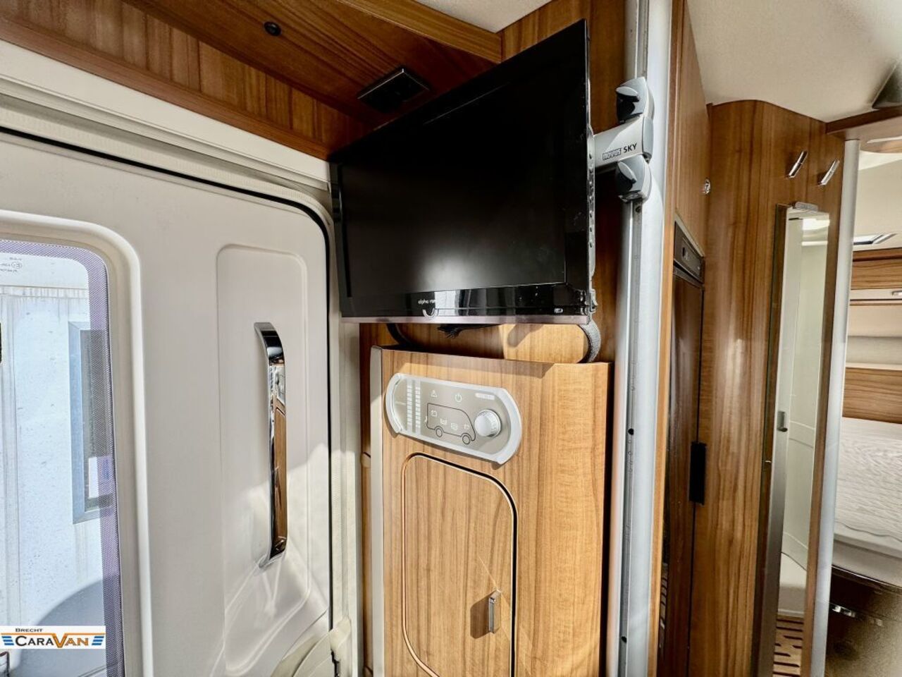 HYMER-ERIBA 598 PremiumLine Stützen/Klima/GFK Ansicht 16 für Fahrzeugdetailseite