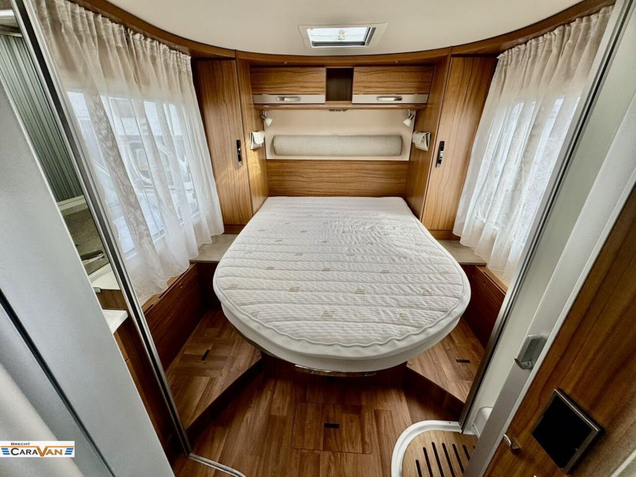 HYMER-ERIBA 598 PremiumLine Stützen/Klima/GFK Ansicht 19 für Fahrzeugdetailseite