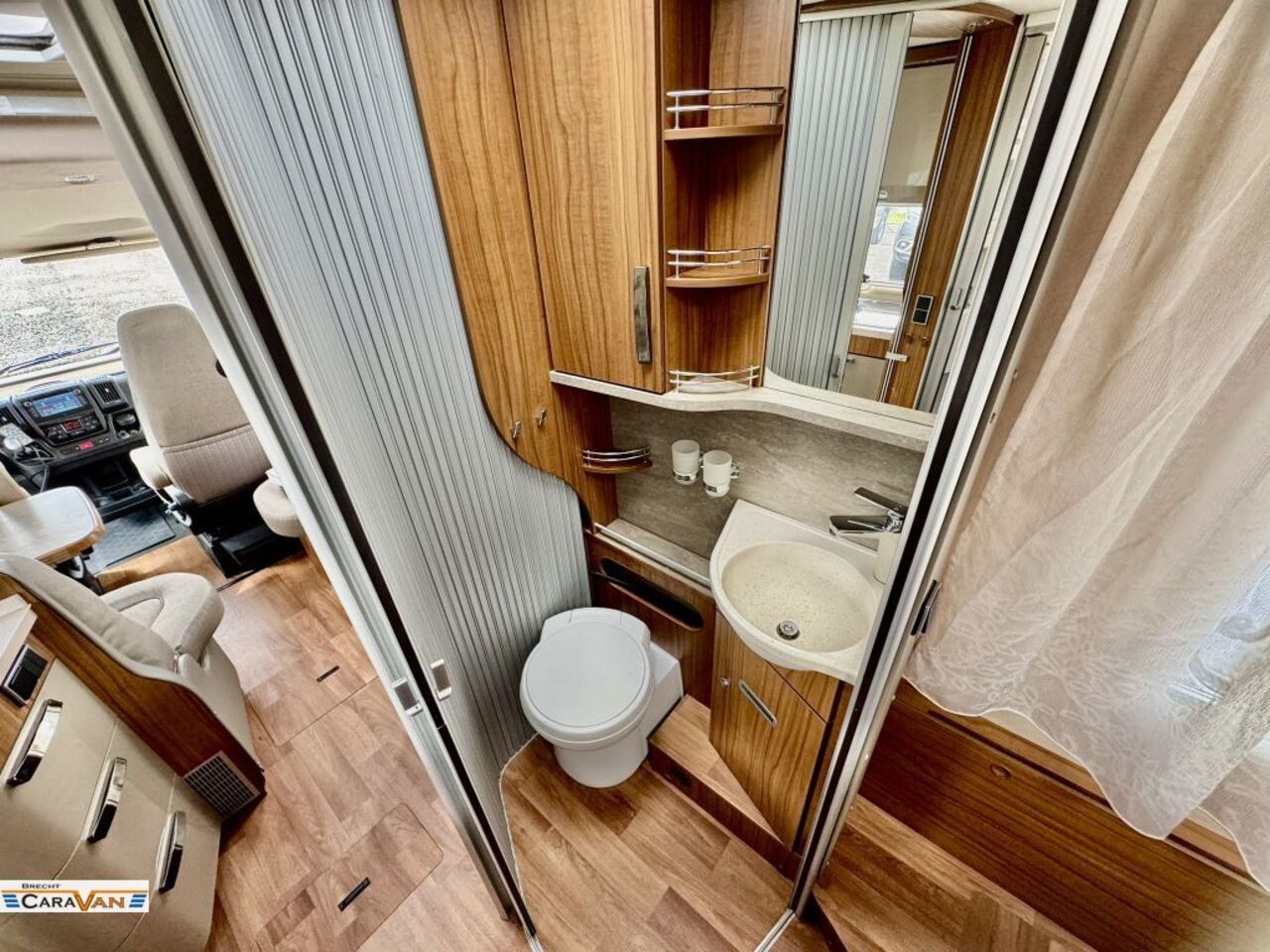 HYMER-ERIBA 598 PremiumLine Stützen/Klima/GFK Ansicht 23 für Fahrzeugdetailseite