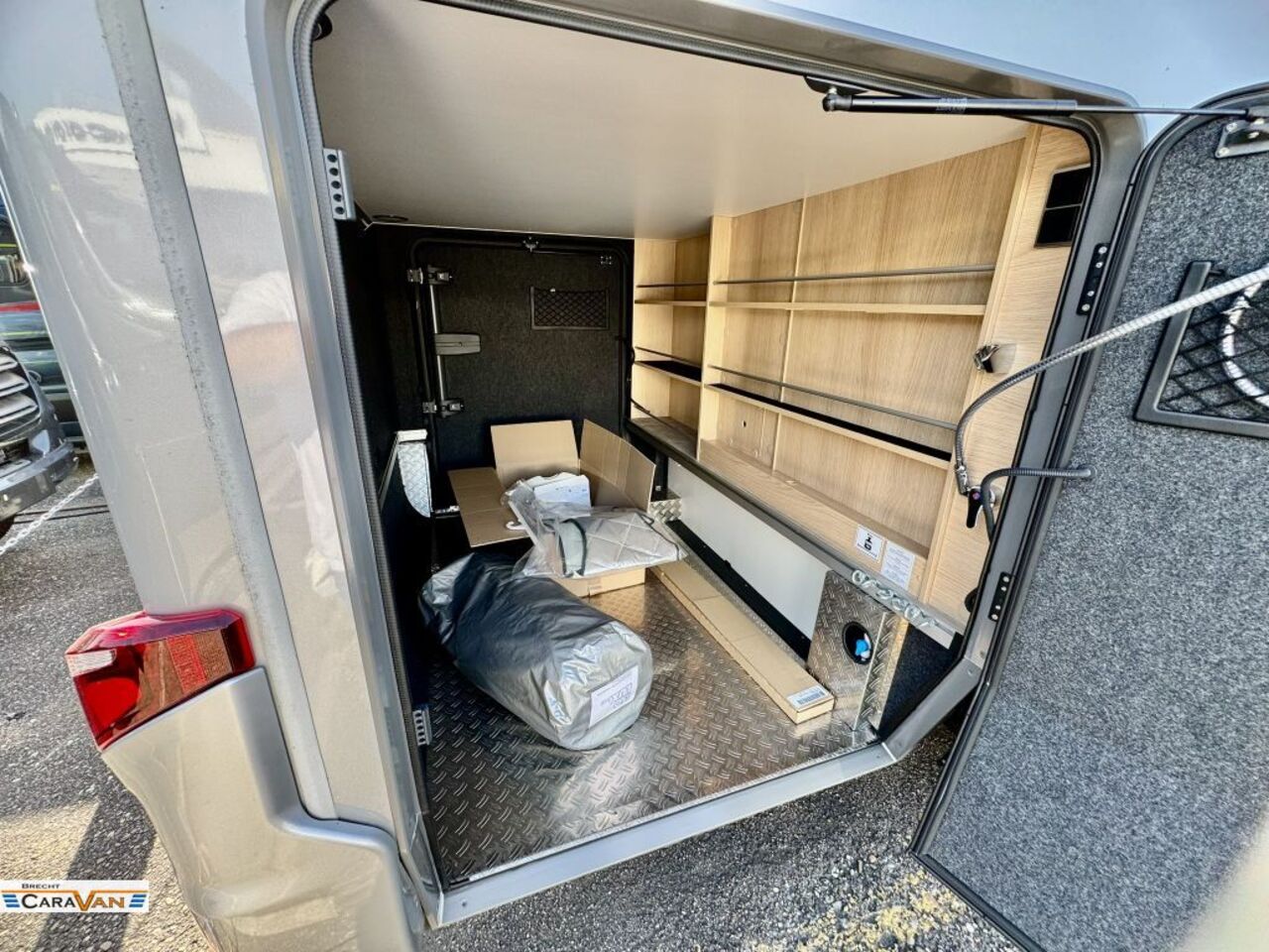 HYMER-ERIBA I 600 BlackLine über 27.000 Euro Ersparnis! Ansicht 15 für Fahrzeugdetailseite