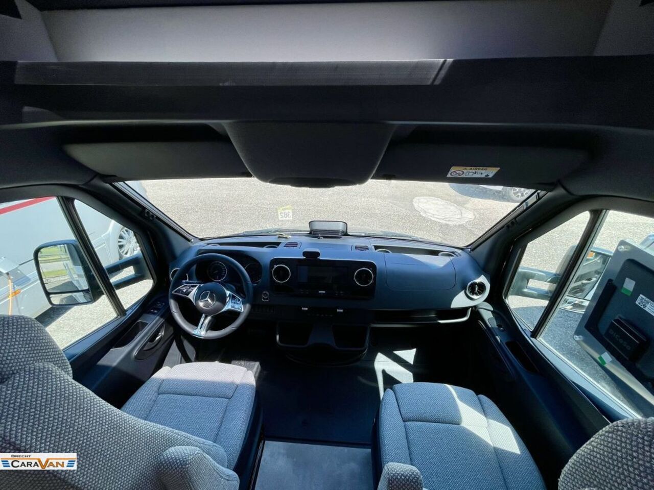 HYMER-ERIBA 600 3.5 t, Hubbett, Smart Battery Ansicht 3 für Fahrzeugdetailseite
