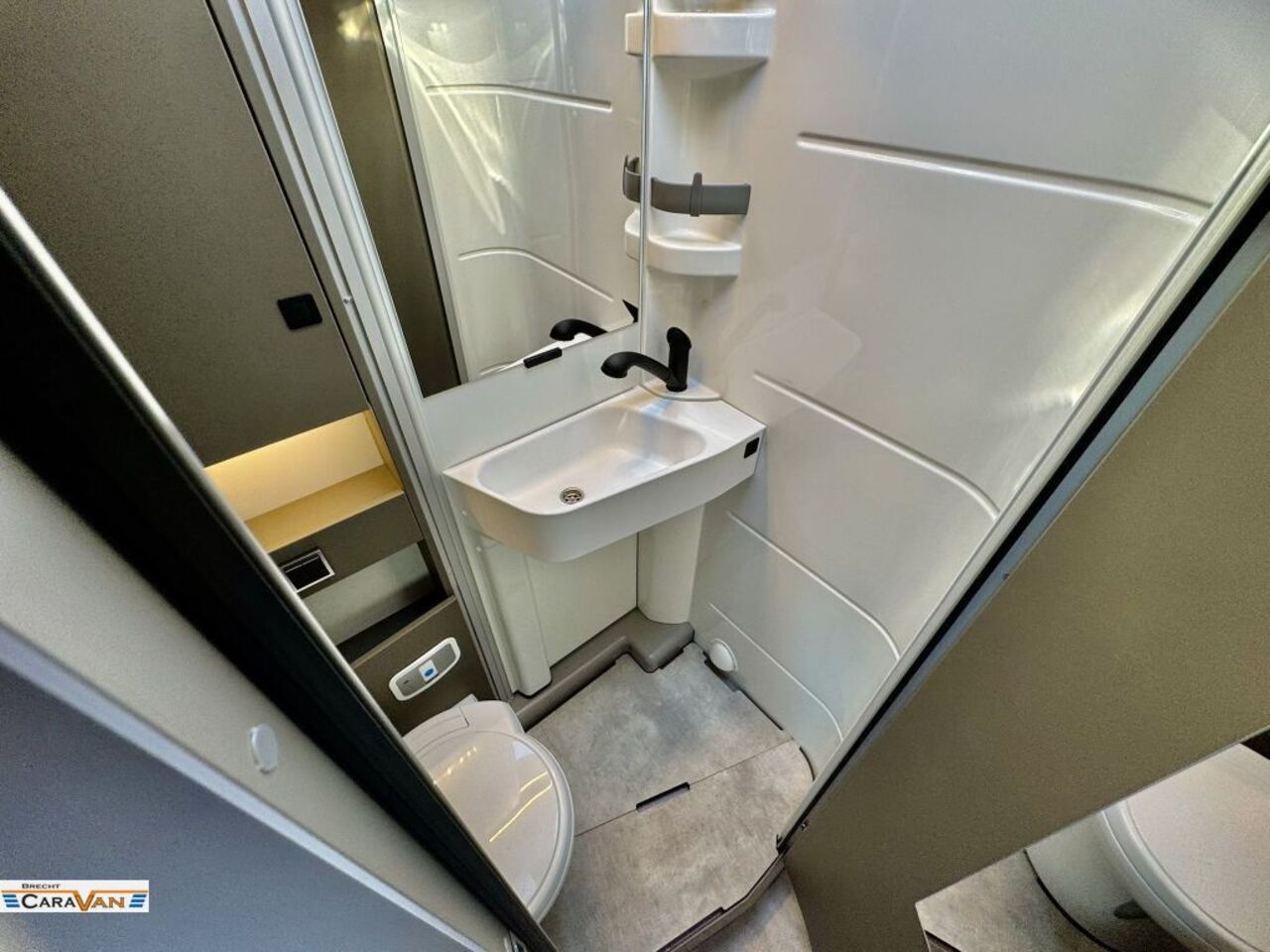 HYMER-ERIBA 600 Hubbett/LiPo/We.Ri./5G Ansicht 8 für Fahrzeugdetailseite