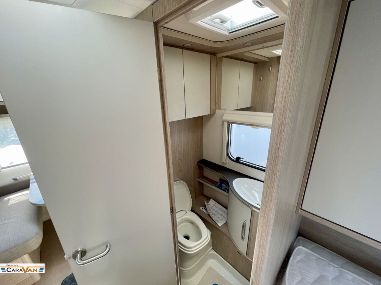 BÜRSTNER 460 TL 5627 Euro gespart - TOP Ausst. Ansicht 6 für Fahrzeugdetailseite
