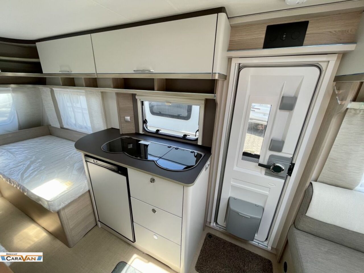 BÜRSTNER 460 TL 5627 Euro gespart - TOP Ausst. Ansicht 8 für Fahrzeugdetailseite