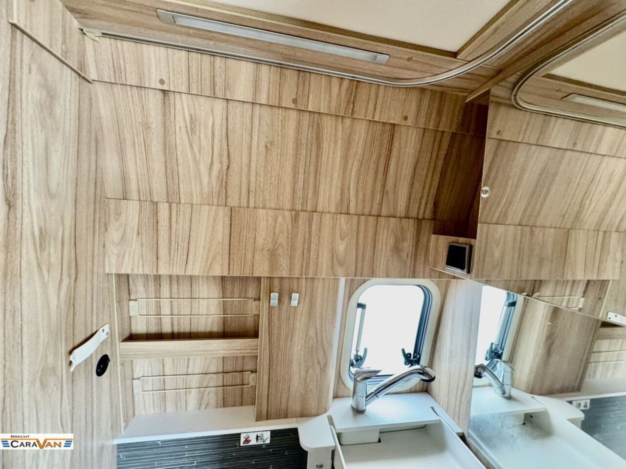 HYMER-ERIBA Grand Canyon S 6 Zyl. / 190PS / Markise/ AHK Ansicht 10 für Fahrzeugdetailseite