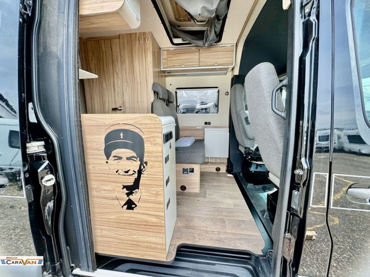 HYMER-ERIBA Grand Canyon S 6 Zyl. / 190PS / Markise/ AHK Ansicht 4 für Fahrzeugdetailseite