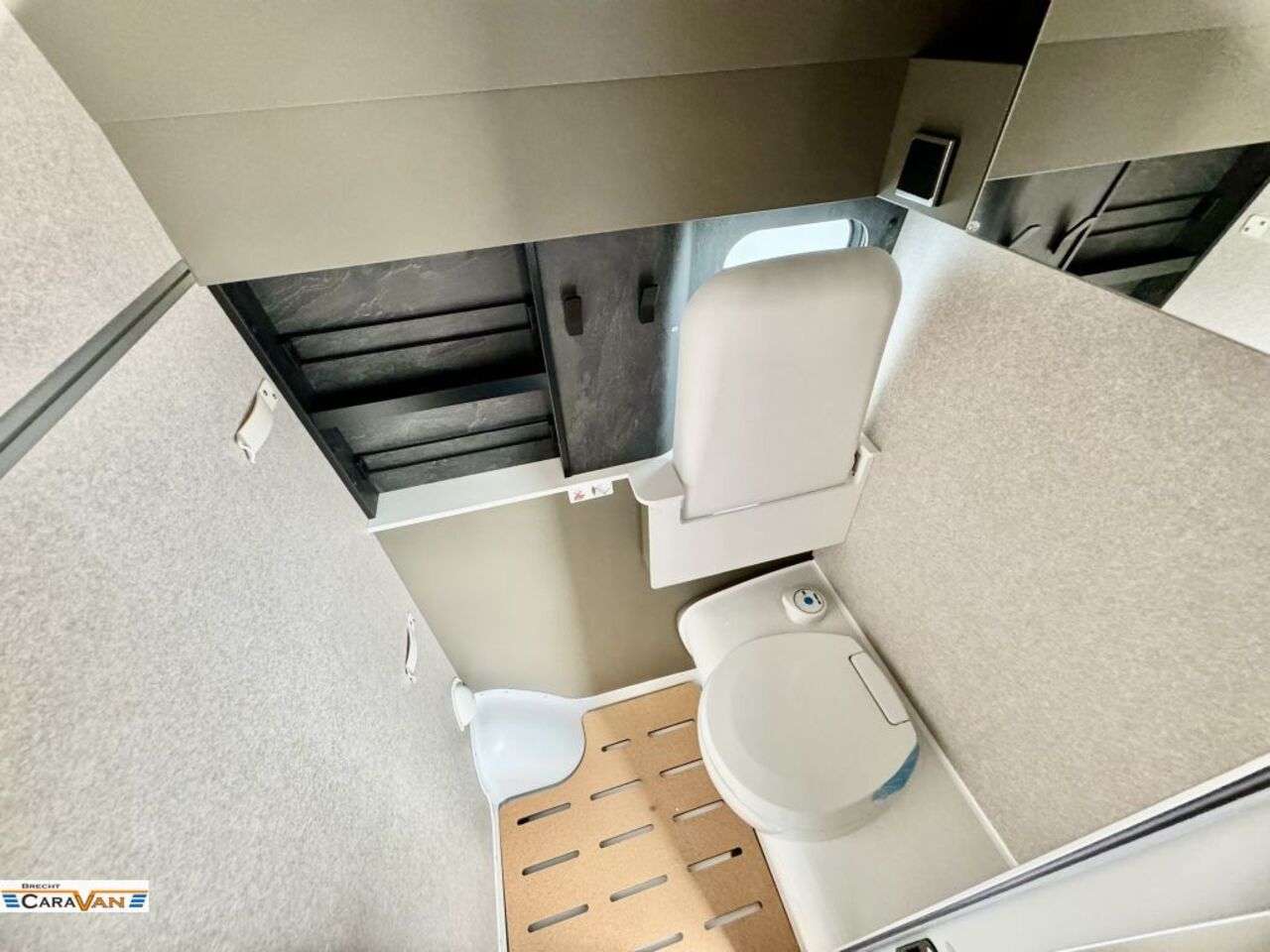 HYMER-ERIBA GRAND CANYON S 600 CROSSOVER 4x4 SUPER SUPER SALE Ansicht 13 für Fahrzeugdetailseite