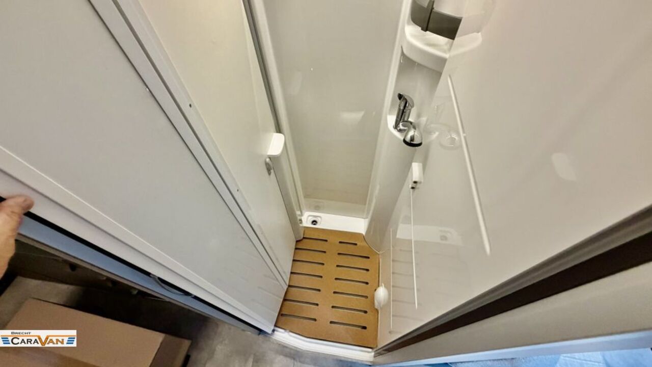 HYMER-ERIBA Yellowstone 601 Automatik/Schlafdach/AT-Reifen Ansicht 10 für Fahrzeugdetailseite