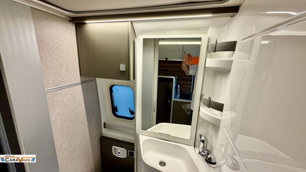HYMER-ERIBA Yellowstone 601 Automatik/Schlafdach/AT-Reifen Ansicht 9 für Fahrzeugdetailseite