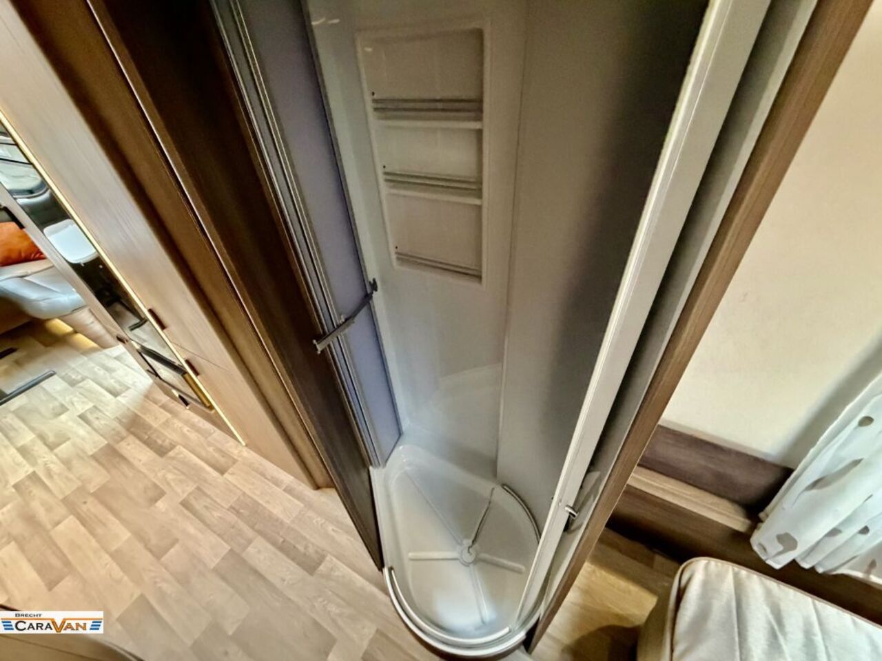 KABE 780 DGLE B10 Queensbett Ansicht 11 für Fahrzeugdetailseite