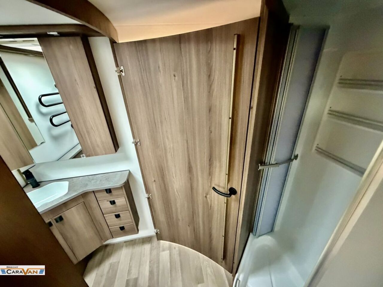KABE 780 DGLE B10 Queensbett Ansicht 14 für Fahrzeugdetailseite